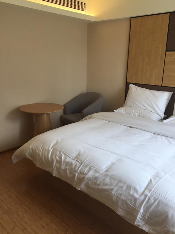 Ji Hotel Jinan Quancheng Square Номер фото
