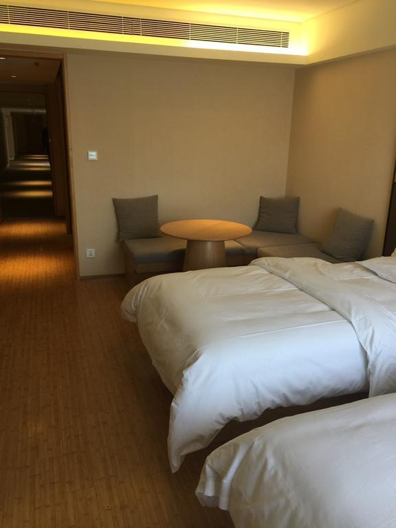 Ji Hotel Jinan Quancheng Square Номер фото